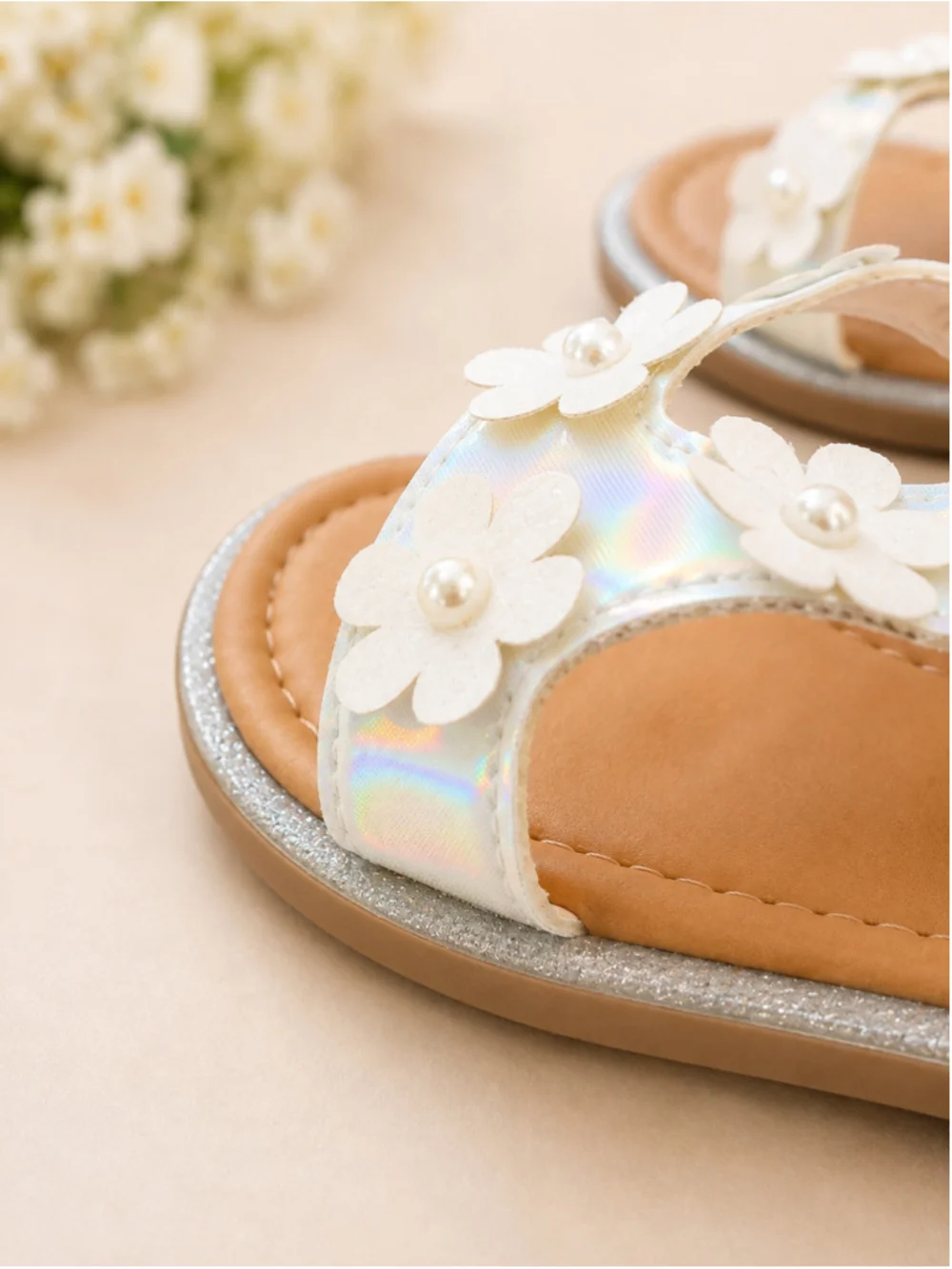 Toddler Girls White Iridescent Floral Sandals – Size 11